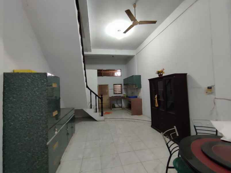 rumah jalan sumarsono gg persatuan