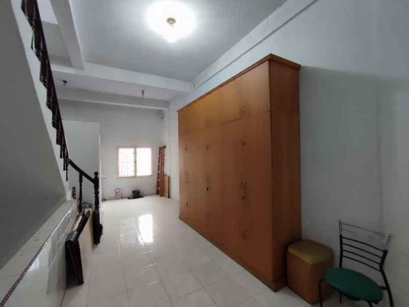 rumah jalan sumarsono gg persatuan