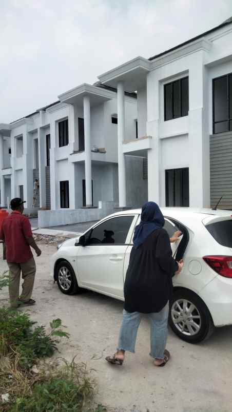 rumah jl raya kaliabang tengah