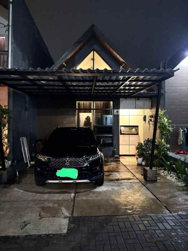 rumah keren 3 lantai view bagus di cihanjuang cimahi