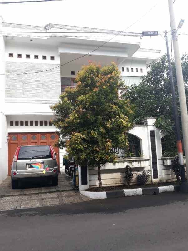 rumah komp puri tirta kencana pusat kota