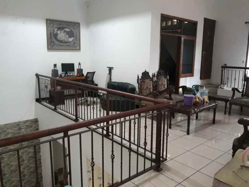 rumah komp puri tirta kencana pusat kota