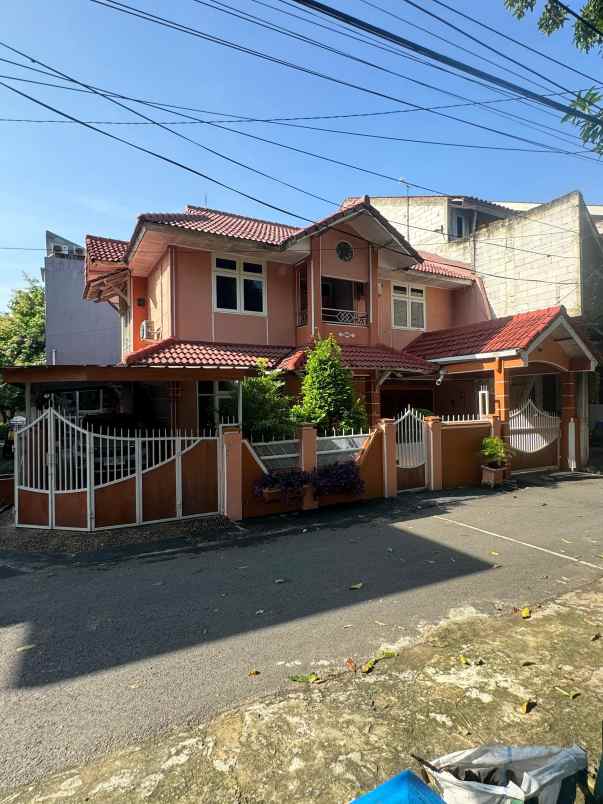 rumah komplek perumkar dki