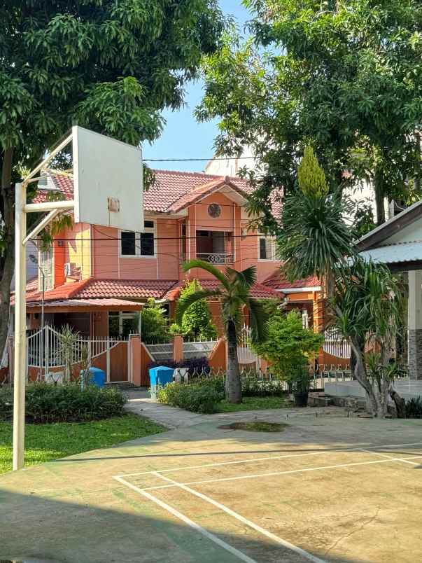 rumah komplek perumkar dki