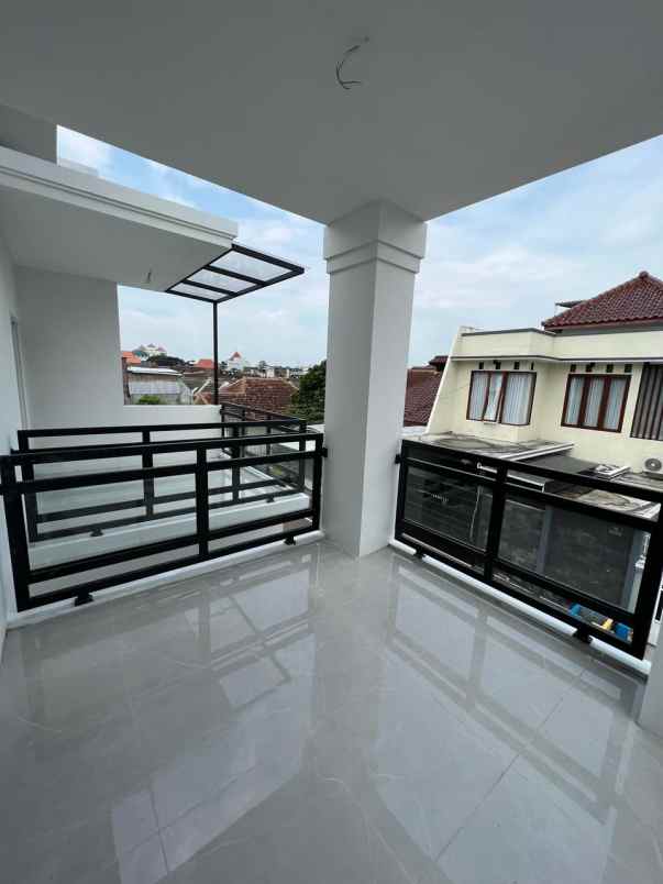 rumah kost premium 2 lantai