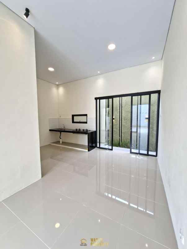 rumah limasan modern dekat hotel balecatur inn resto