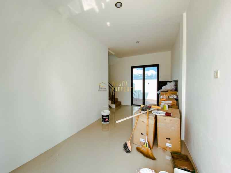 rumah mewah 2 lantai paling laris di jakal km 12