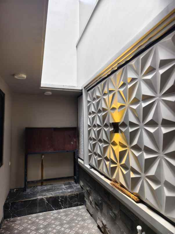 rumah mewah 2 lt kalimulya depok