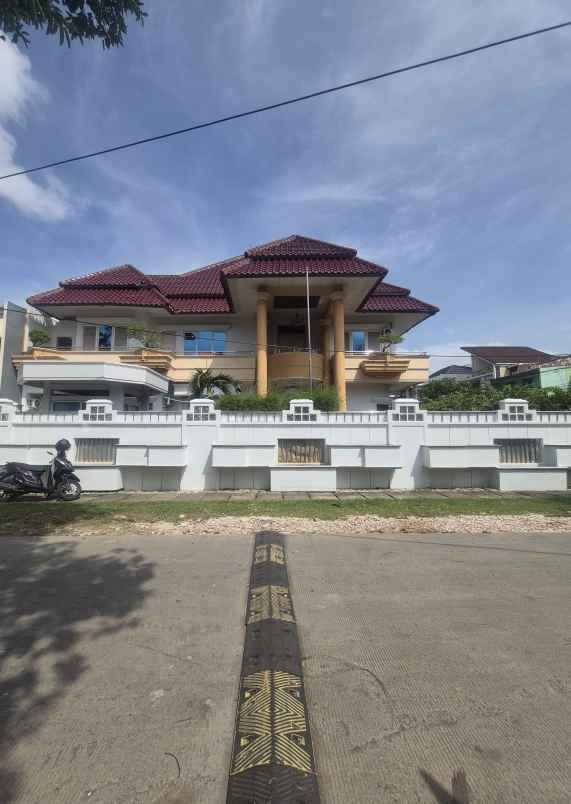 rumah mewah dalam komplek elit di duren sawit jaktim