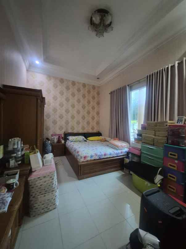 rumah mewah dalam komplek elit di duren sawit jaktim