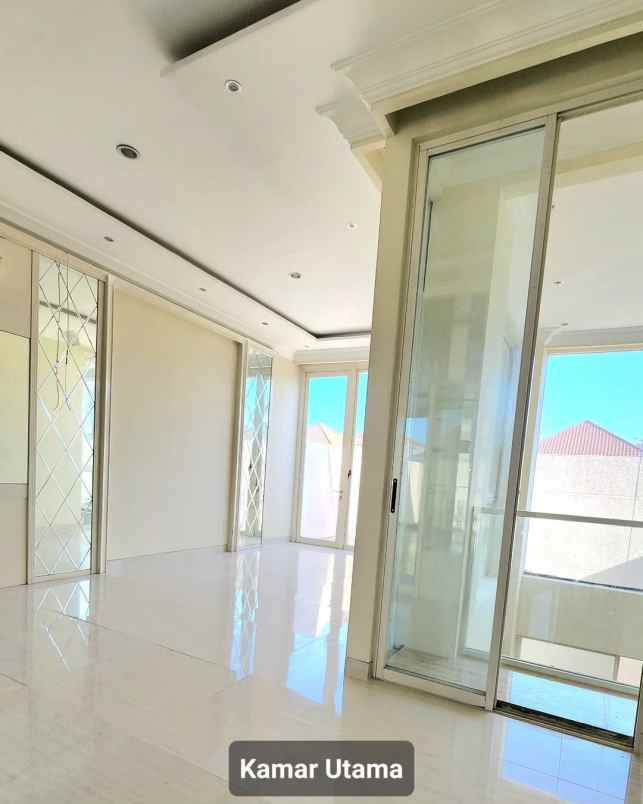 rumah mewah dijual pakuwon indah la riz golf surabaya