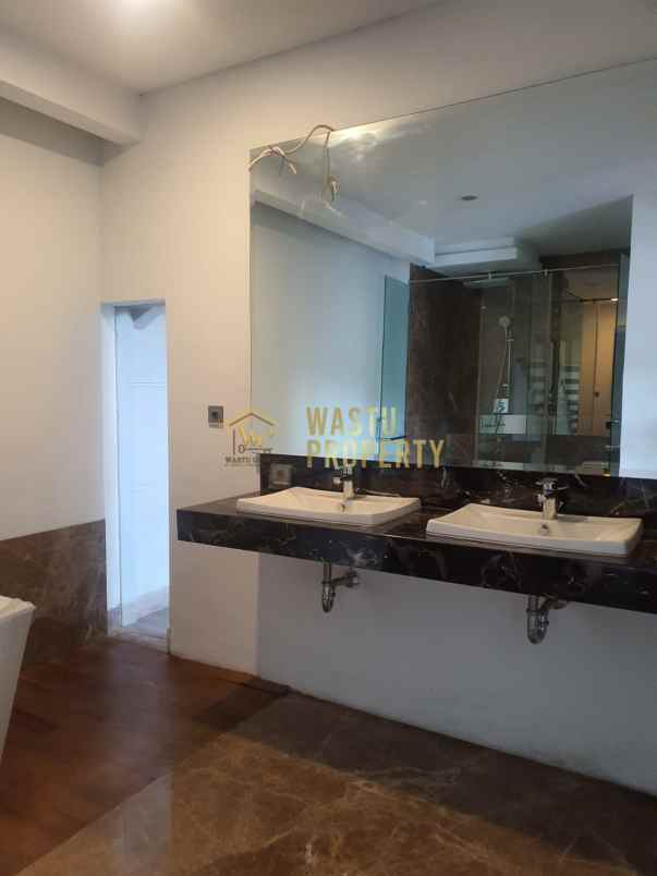 rumah mewah elit di kebayoran lama jakarta selatan