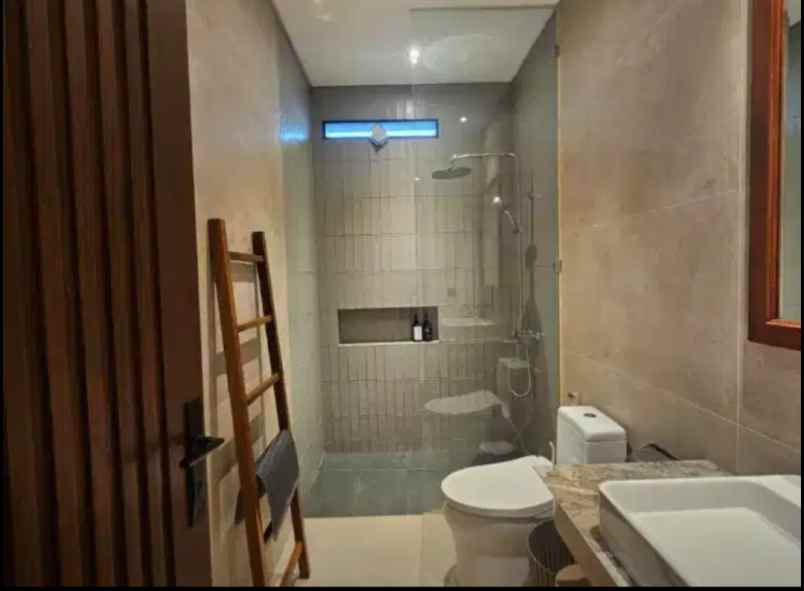 rumah mewah fully furnished dago resort pakar bandung