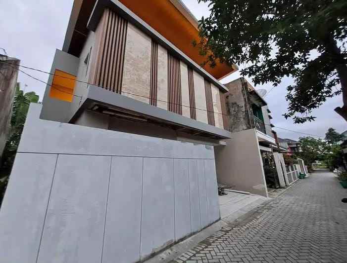 rumah mewah sleman ngaglik dengan desain kontemporer