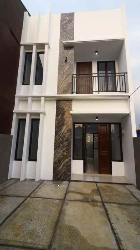 rumah minimalis modern 2 lantai di sukahati cibinong