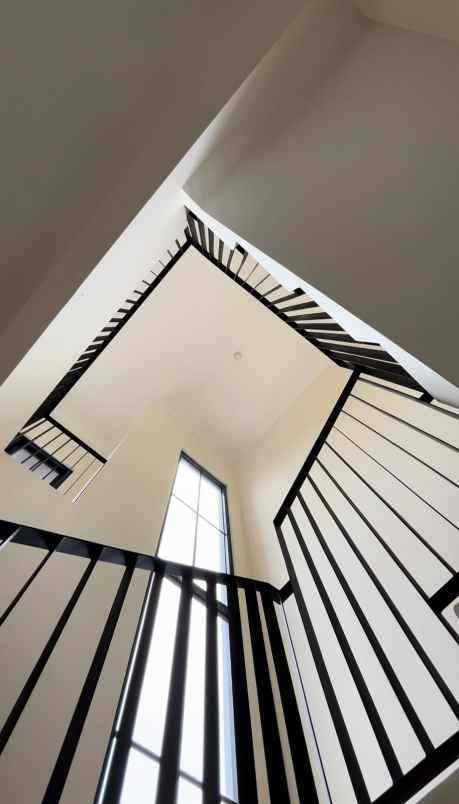 rumah modern 2 lantai lokasi belakang gor malang