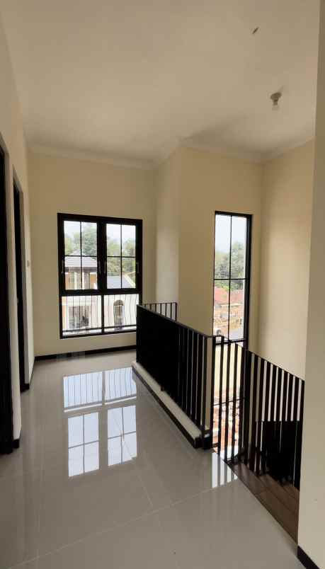 rumah modern 2 lantai lokasi belakang gor malang