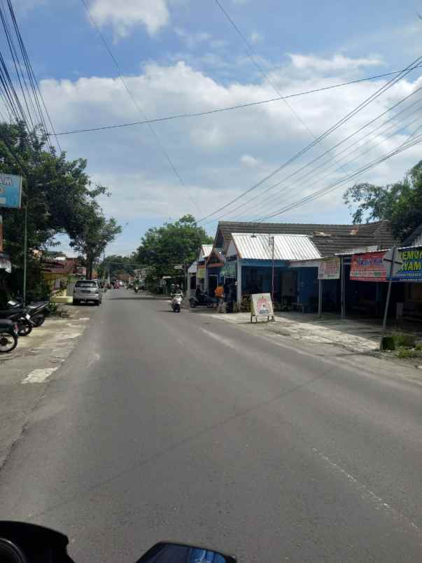 rumah modern mewah dan kokoh di purwomartani