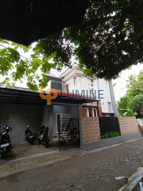 rumah nyaman 2 lantai dekat rsud sleman