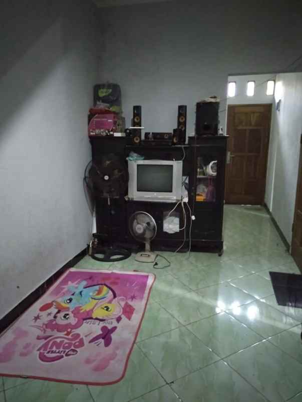 rumah second 2 lantai murah siap huni ditapos depok