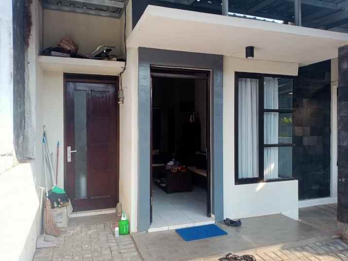 rumah second cluster di malang luas 120m type 75