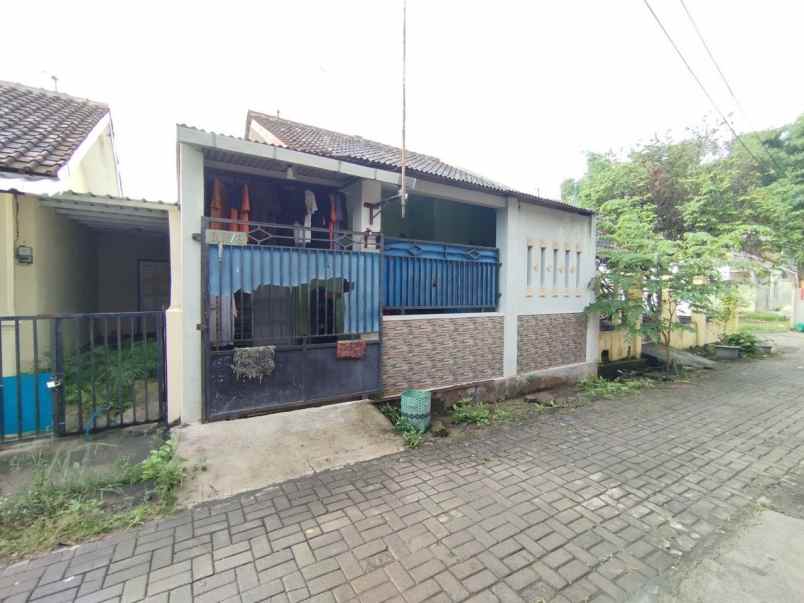 rumah second full bangunan siap huni di solo utara