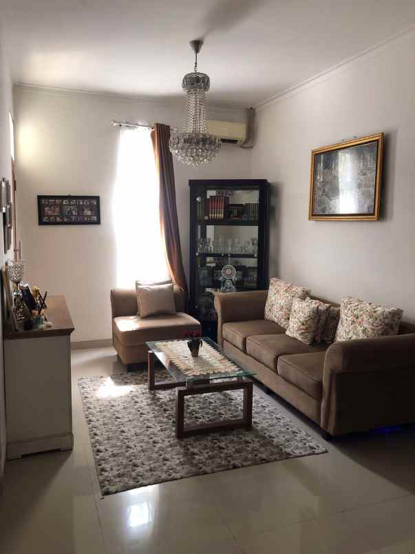 rumah second terawat dalam cluster di kalisari jaktim