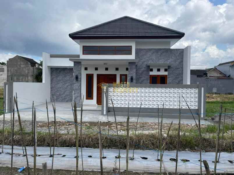 rumah siap huni 700 jutaan di sidoarum godean sleman