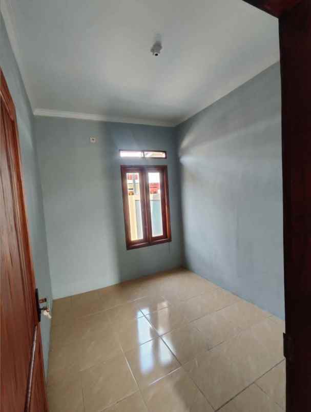 rumah siap huni dekat stasiun