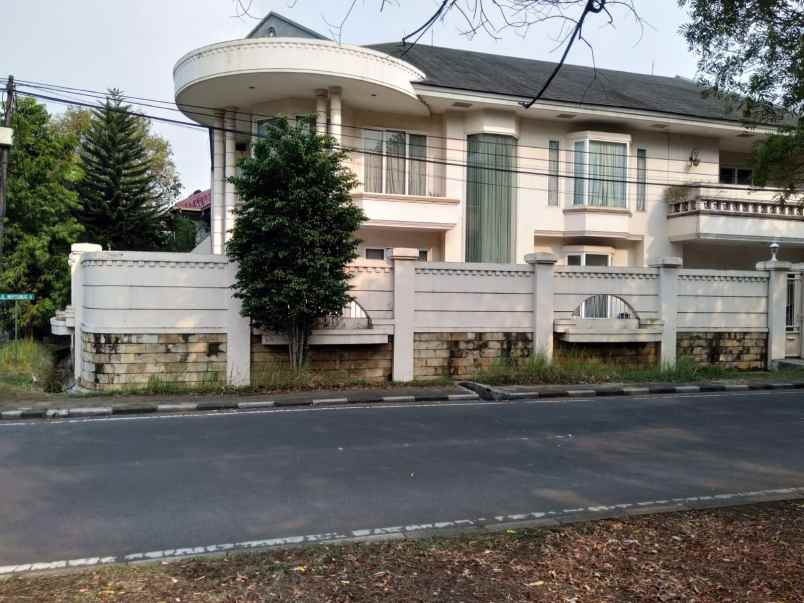 rumah villa cinereas