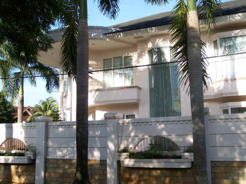 rumah villa cinereas