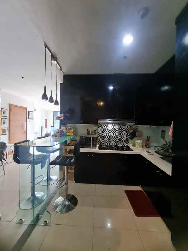 sewa apartemen hampton park dekat jis jakarta selatan