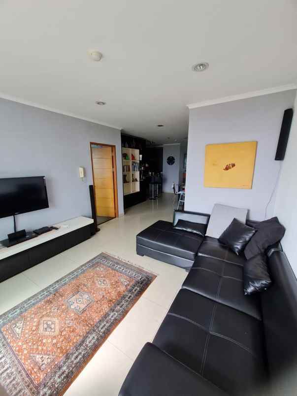 sewa apartemen hampton park dekat jis jakarta selatan