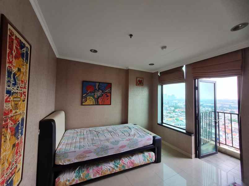 sewa apartemen hampton park dekat jis jakarta selatan