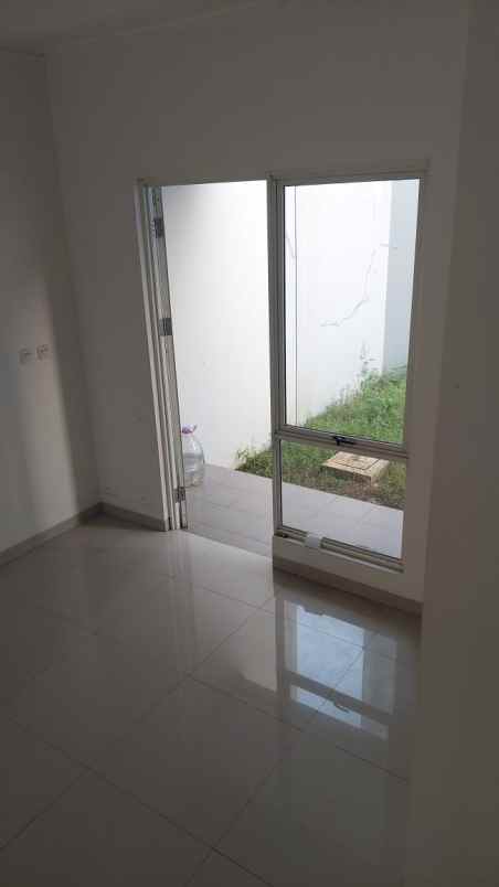 sewa rumah cluster bahana suvarna sutera tangerang