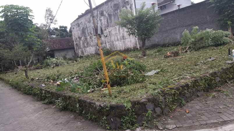 tanah luas area bisnis dan pendidikan di uii jakal