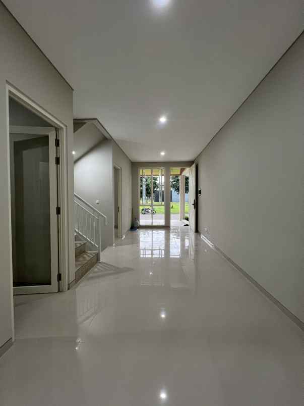 turun harga 200 juta grand pakuwon surabaya barat