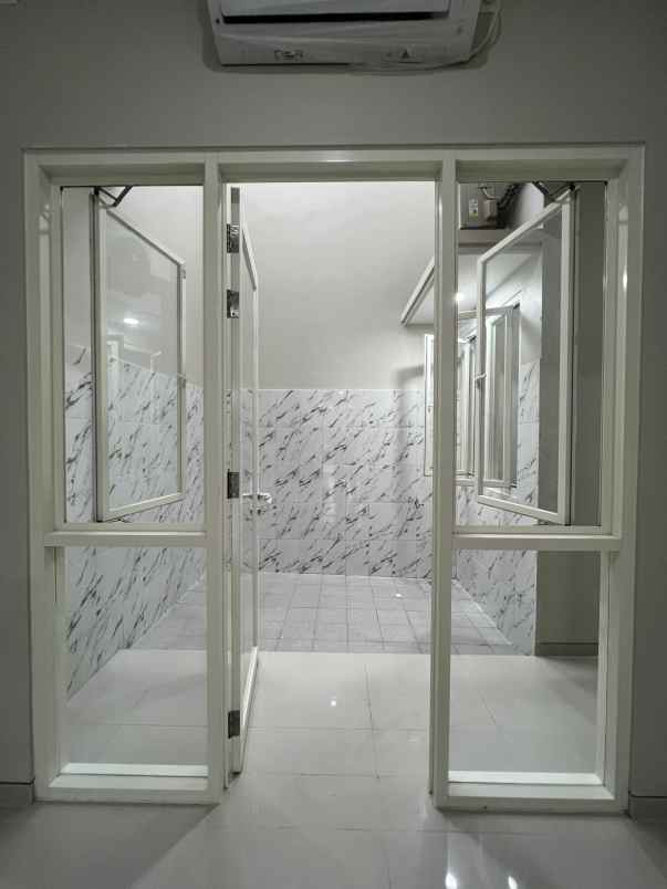 turun harga 200 juta grand pakuwon surabaya barat