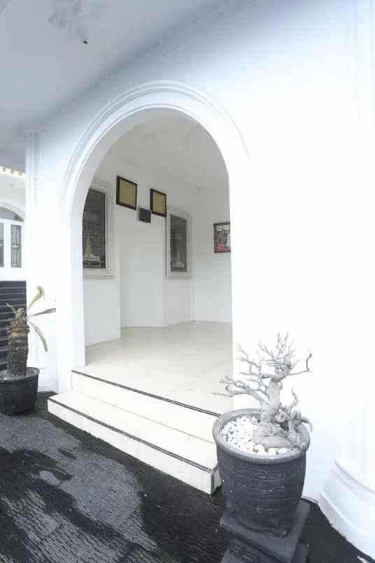 villa lembang bandung mewah
