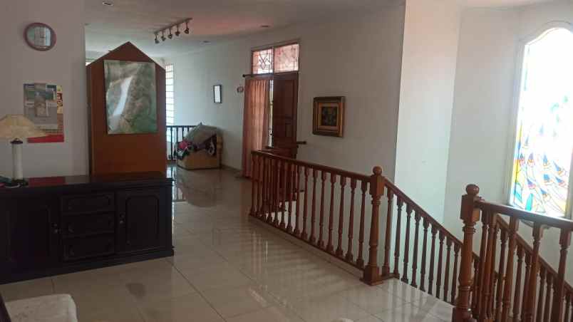 dijual cepat rumah bagus siap huni di otista bisa nego