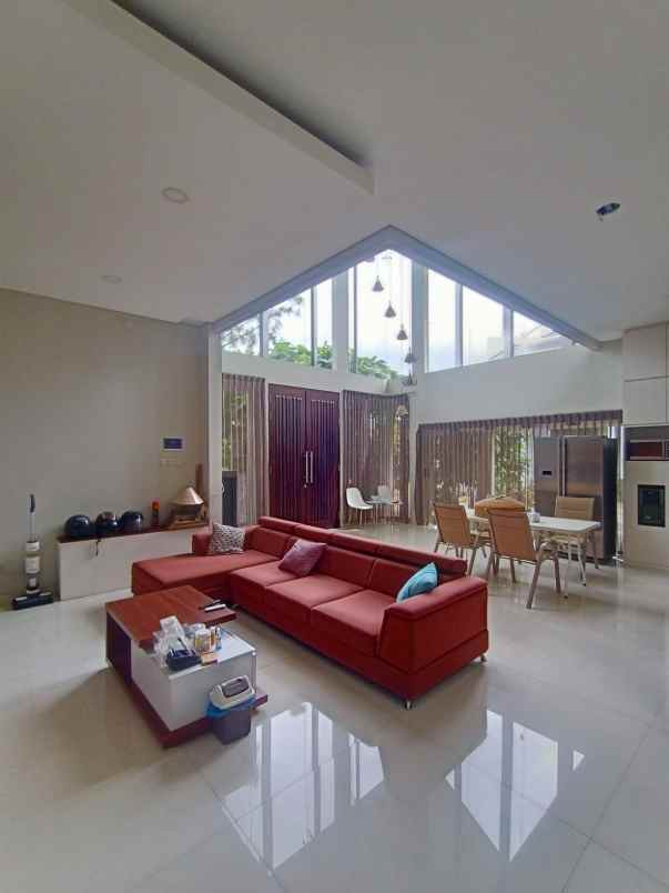 dijual cepat rumah mewah di istana sudirman regency