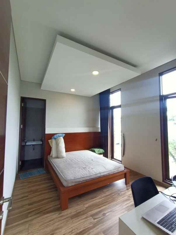 dijual cepat rumah mewah di istana sudirman regency