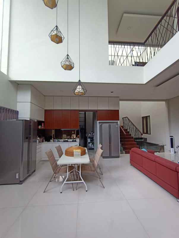 dijual cepat rumah mewah di istana sudirman regency