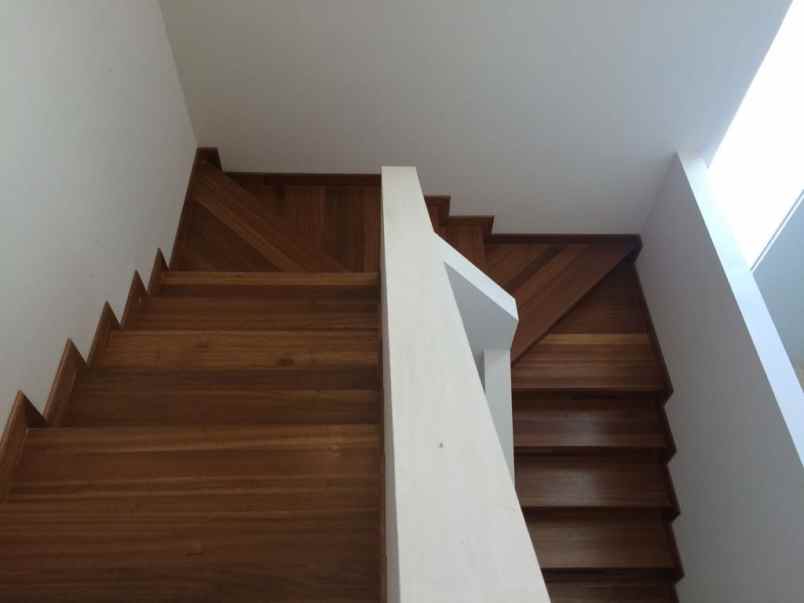 dijual cepat rumah mewah emerald cove gading serpong