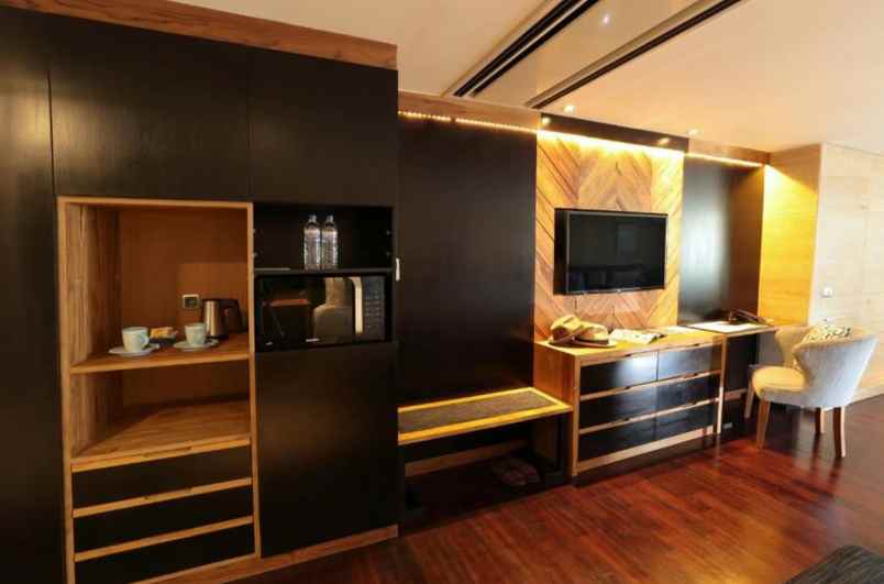 dijual hotel ji petitenget kerobokan