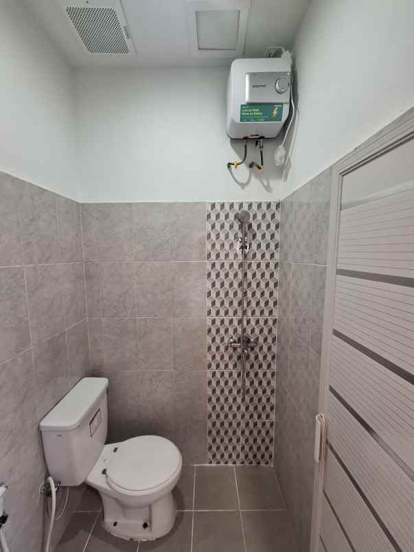 dijual kost jl mawar iii jurangmangu