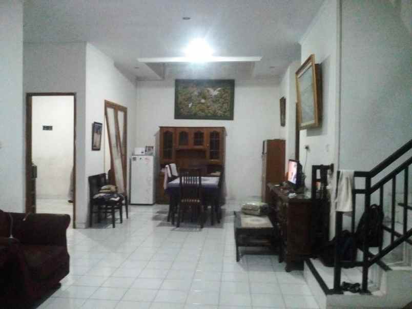 dijual kost kebon jeruk