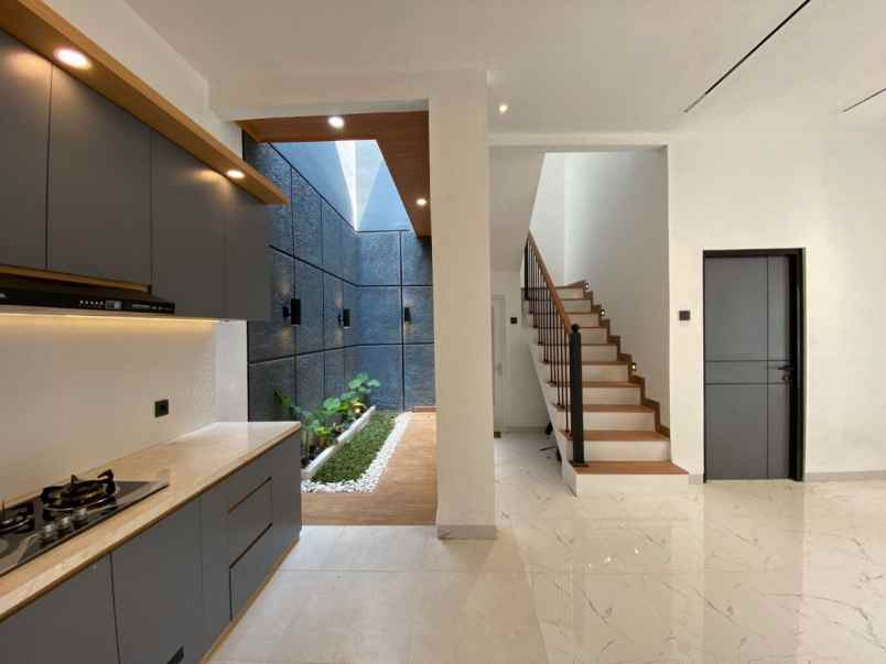 dijual kost mampang pancoran mas depok