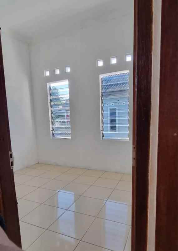 dijual kost tamanan