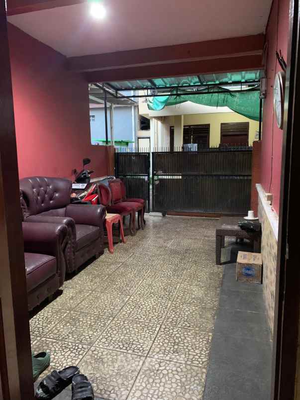 dijual kost tebet barat